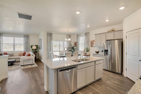 Single Family Residence in Commerce City CO 9926 Ceylon Court 15.jpg