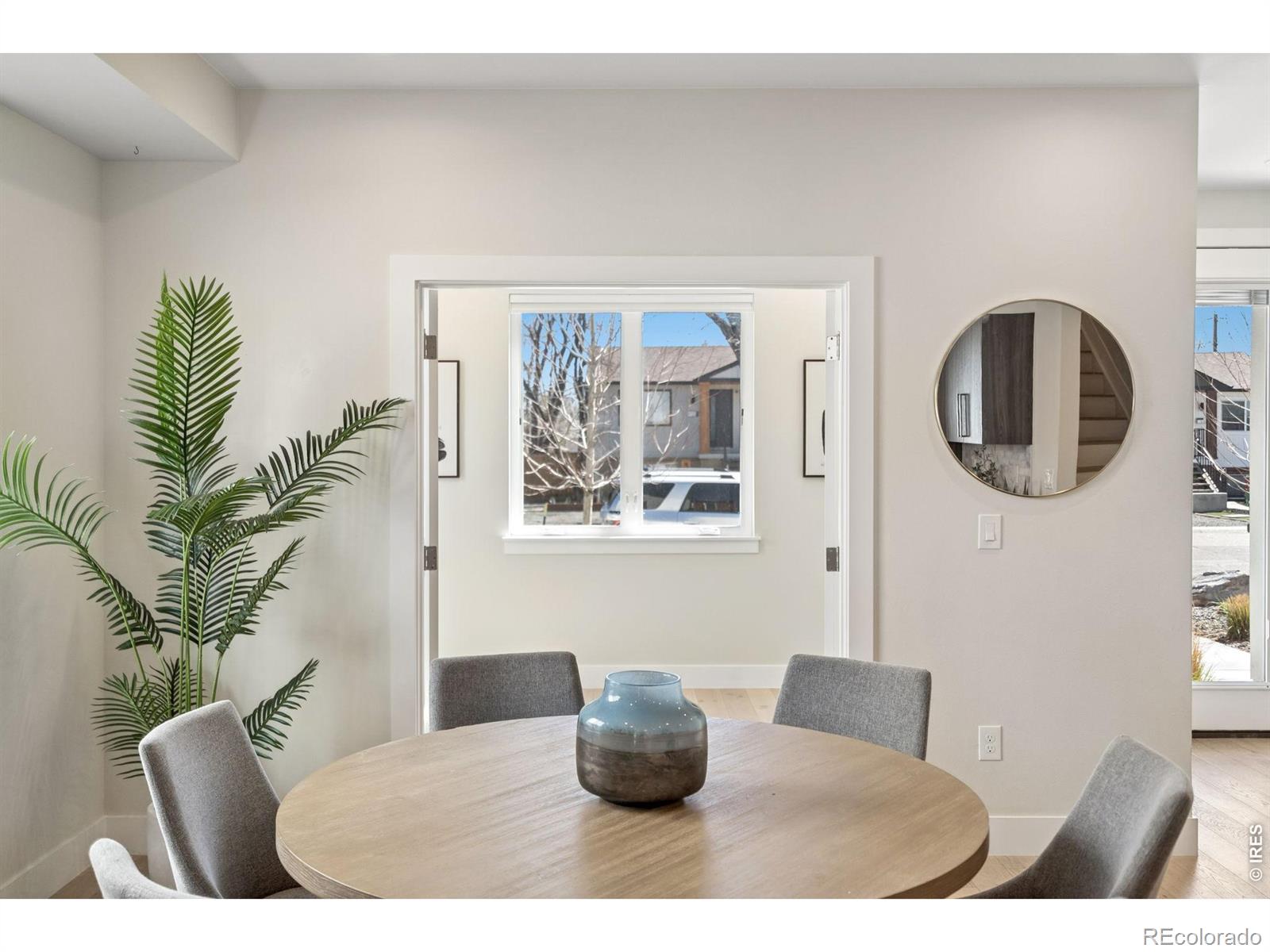 3075 S Delaware Street