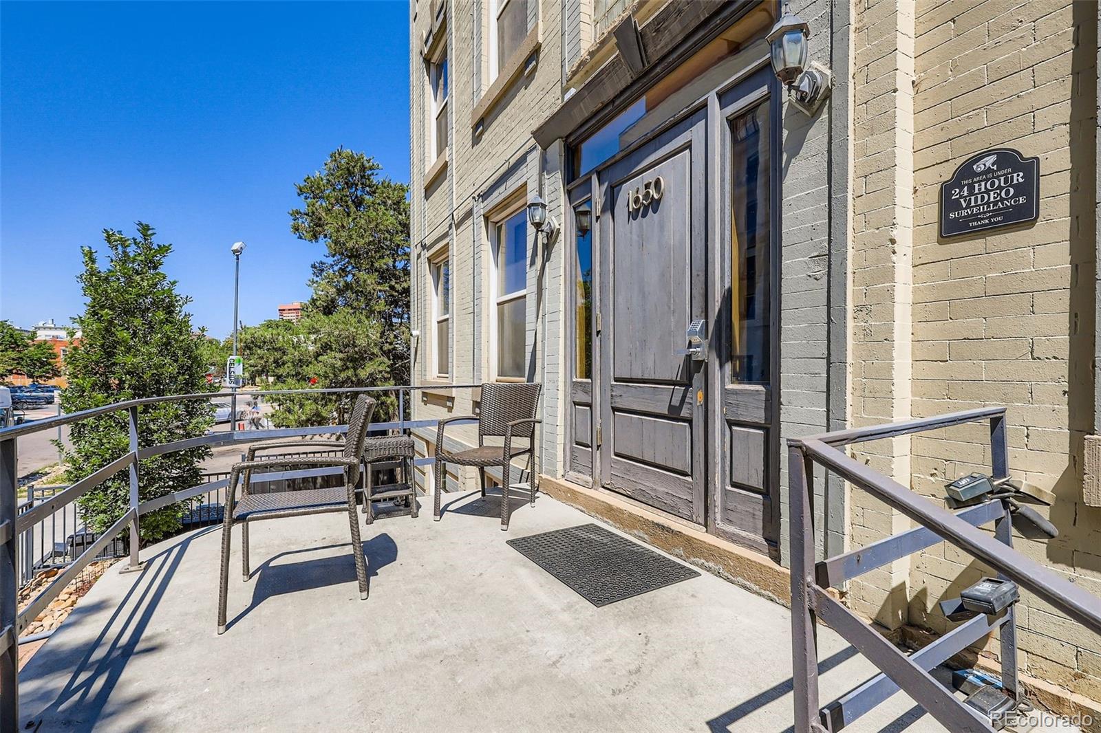 1650 N Pearl Street 17