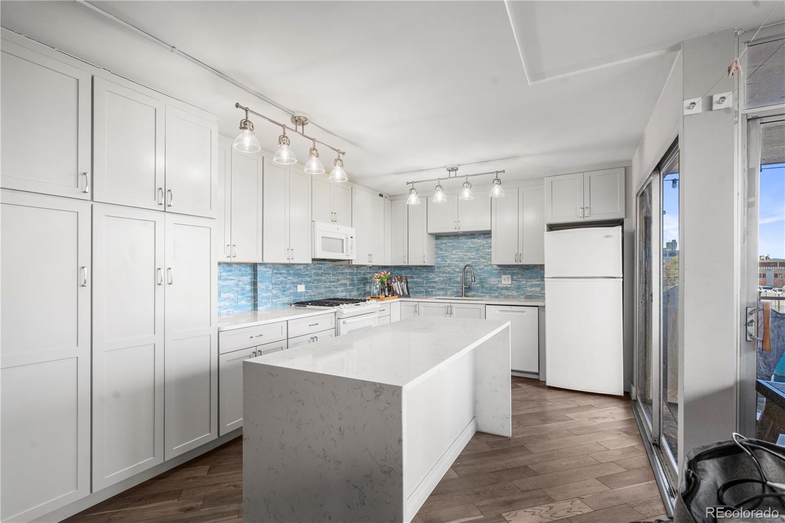 800 N Washington Street 401