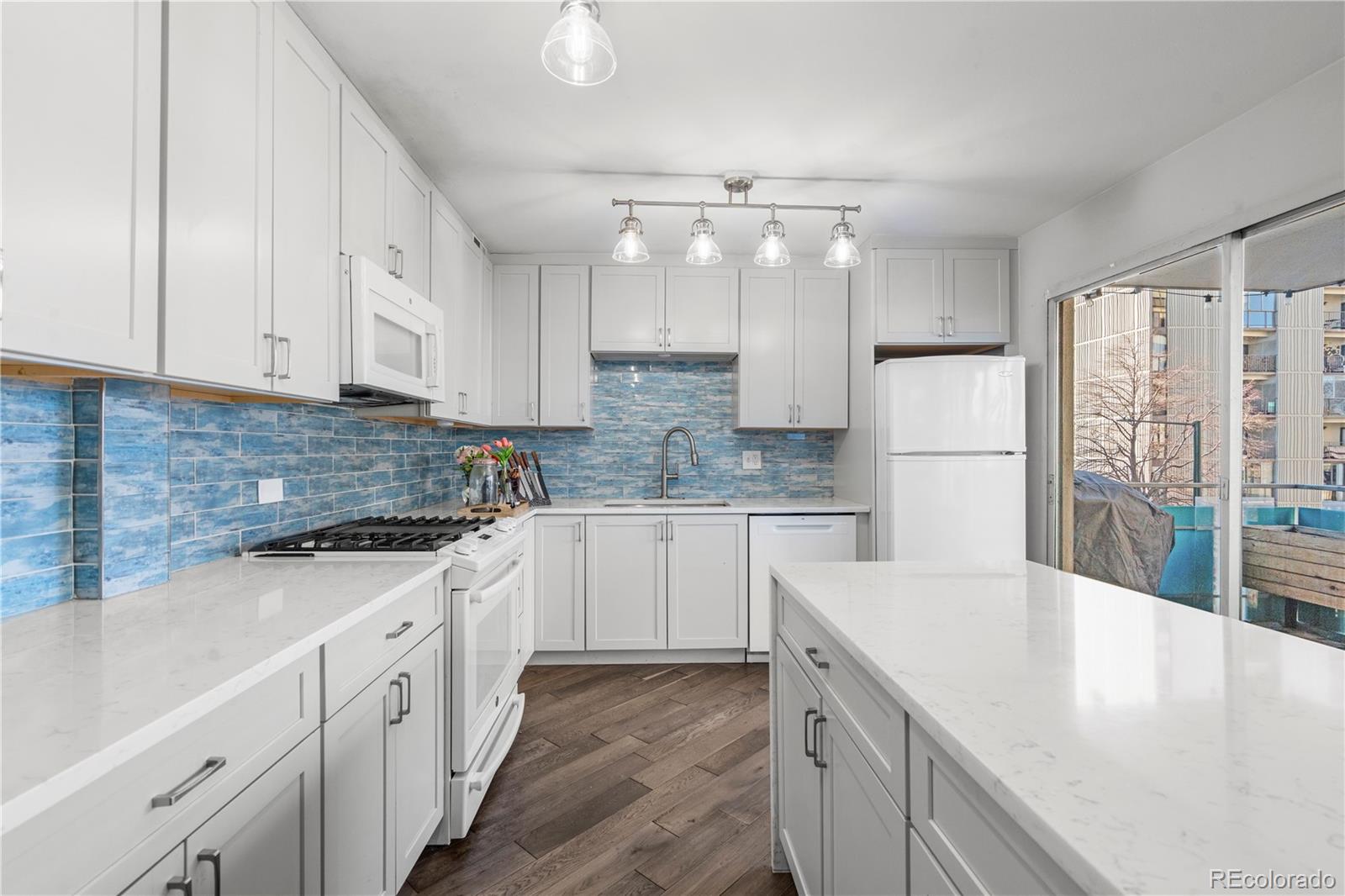 800 N Washington Street 401