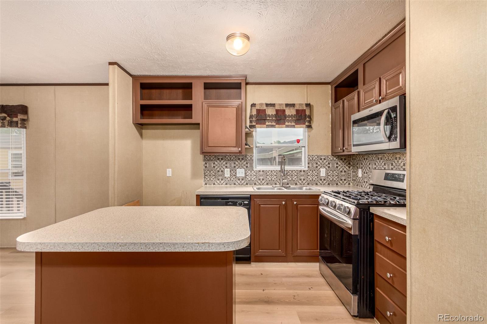 1614 Van Buren Way