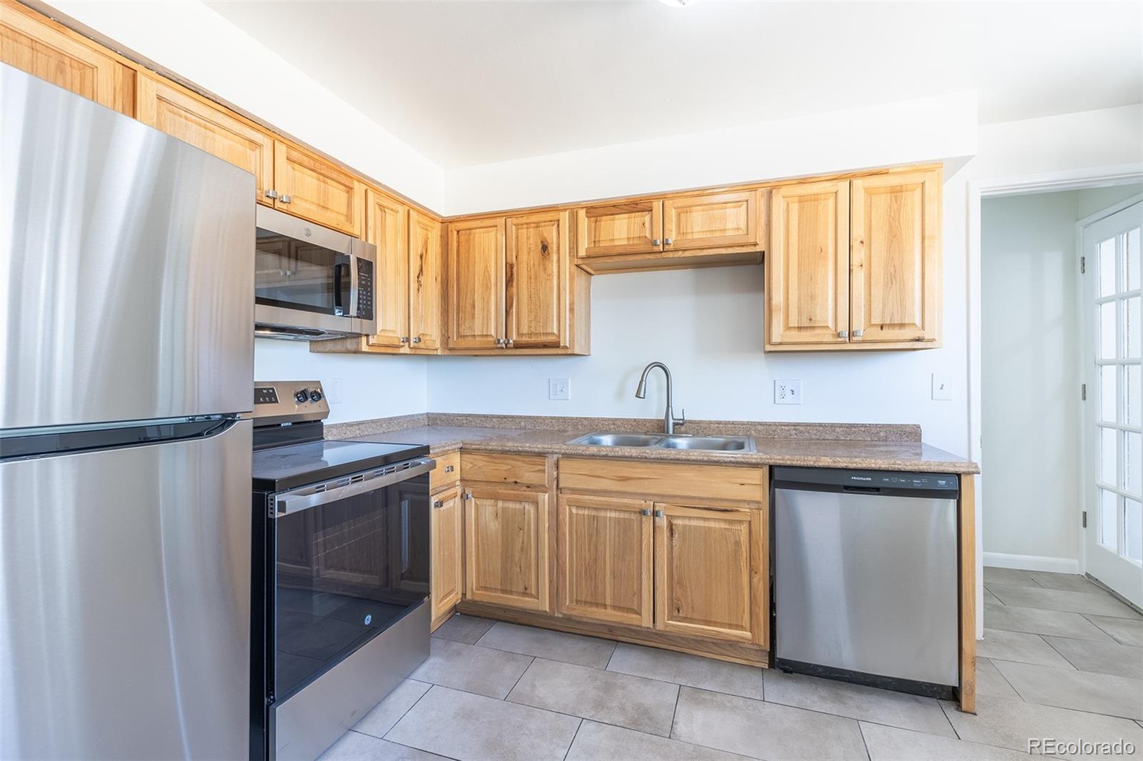 3243 W Farmdale Road
