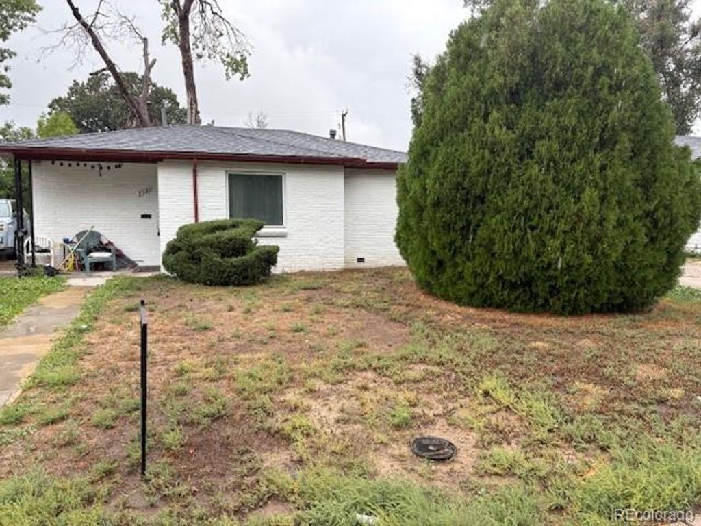 Photo of 2921 Jasmine Street, Denver, CO 80207 (MLS # 4991896)