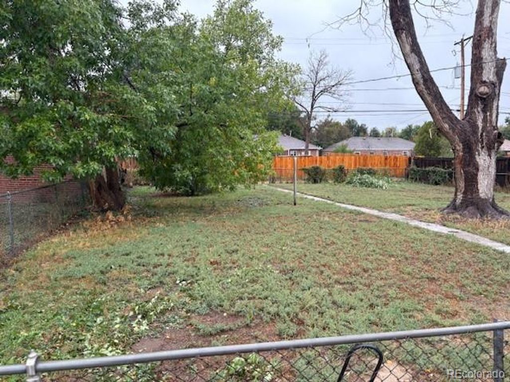 Photo of 2921 Jasmine Street, Denver, CO 80207 (MLS # 4991896)