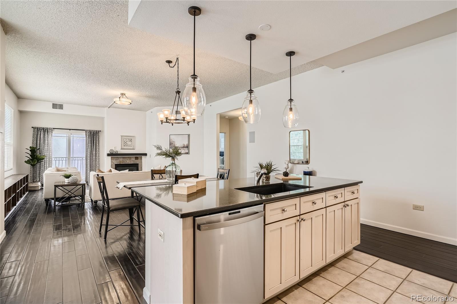 1200 Cherokee Street 206, Denver, CO, 80204 4 1200 Cherokee Street 206