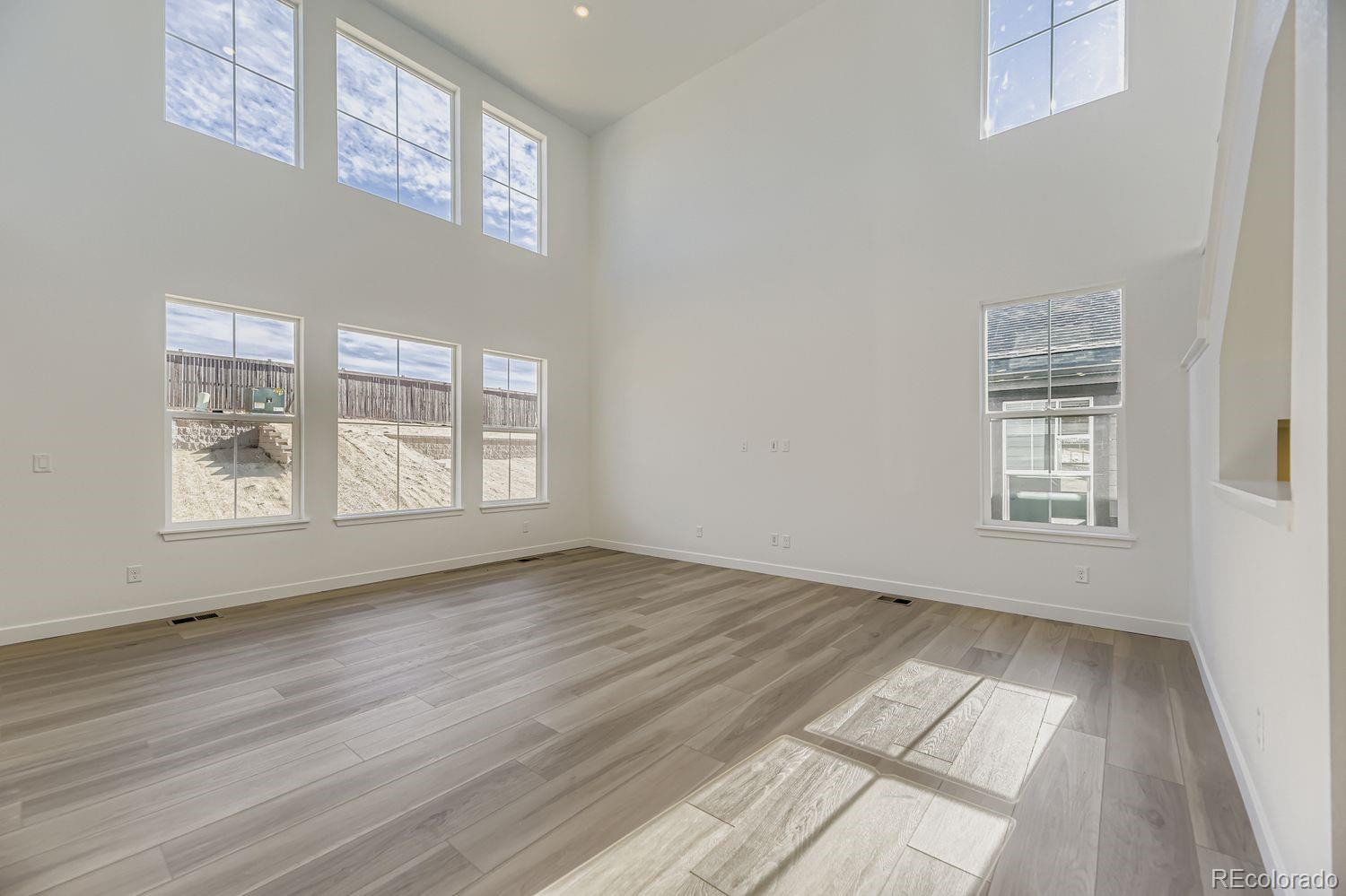 10888 Snowdon Street