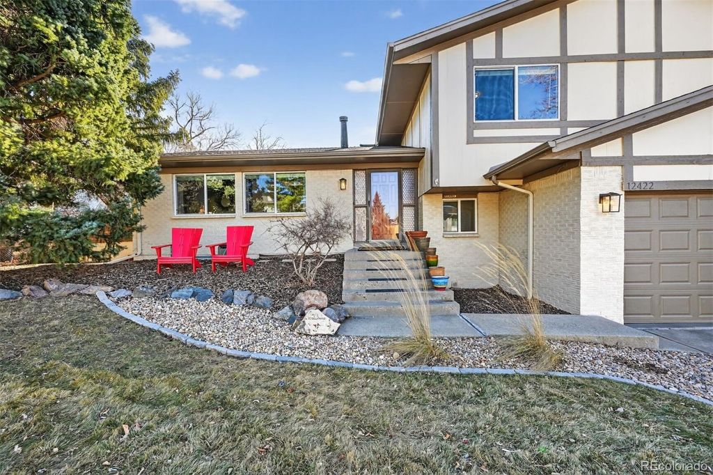 Photo of 12422 W Louisiana Avenue, Lakewood, CO 80228 (MLS # 9332710)