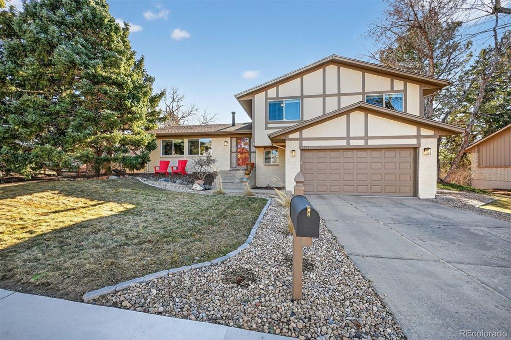 Photo of 12422 W Louisiana Avenue, Lakewood, CO 80228 (MLS # 9332710)
