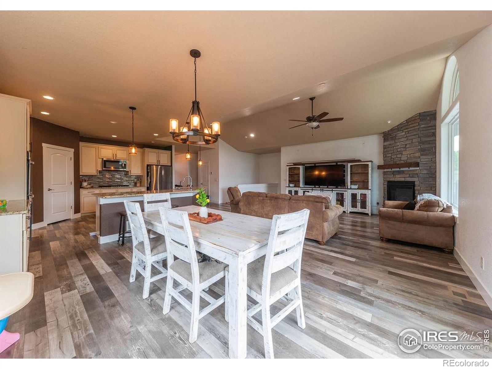 27850 Hopi Trail W