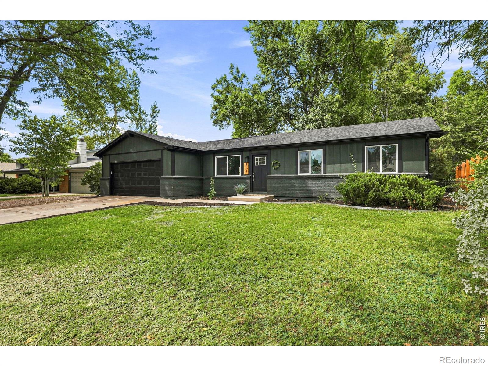 812 E Swallow Road