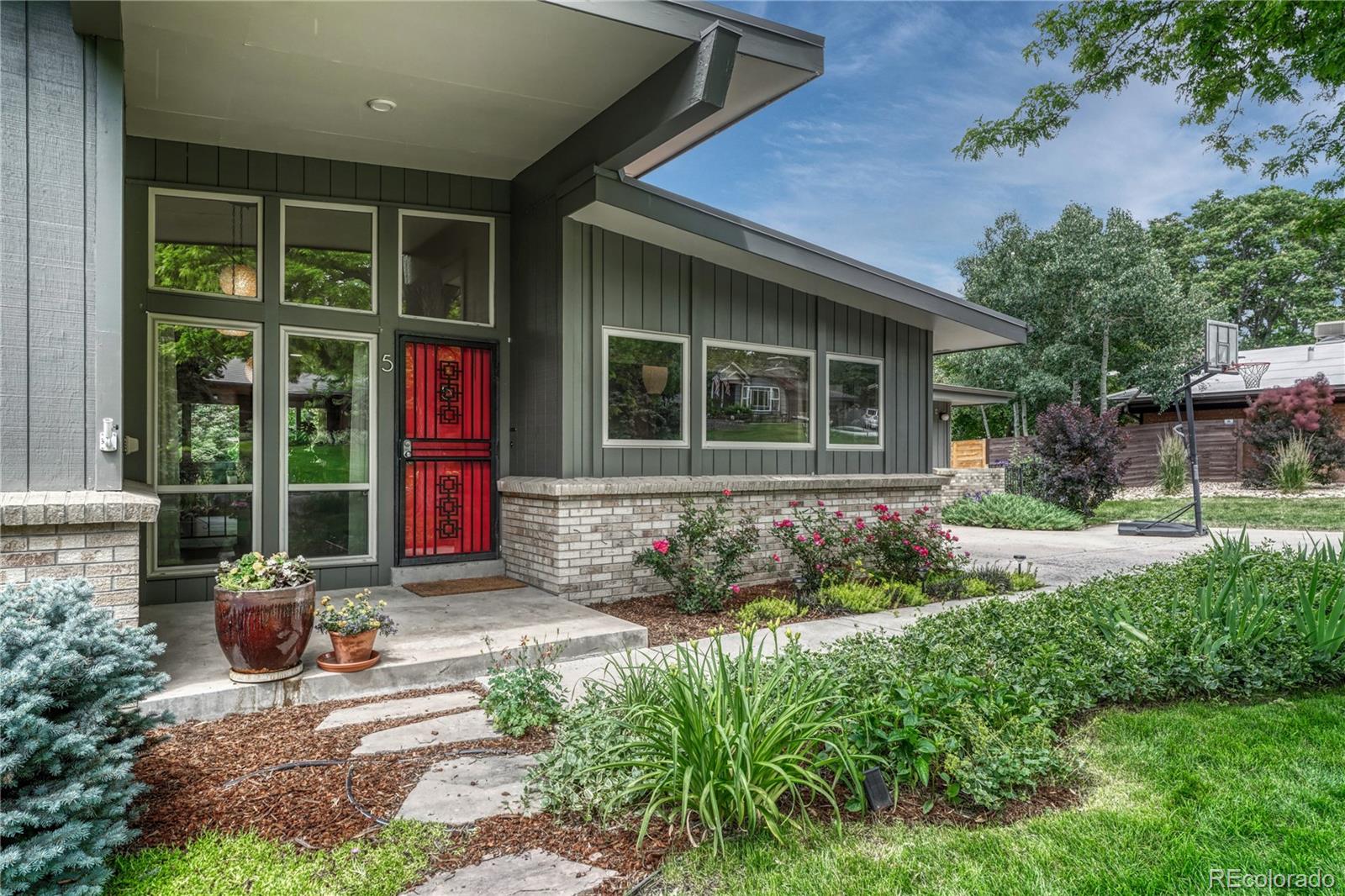 5 Hillside Drive