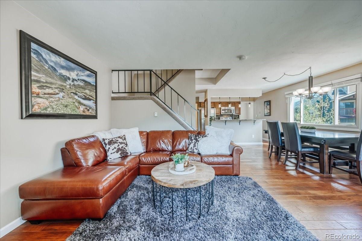 76 Cove Boulevard E12
