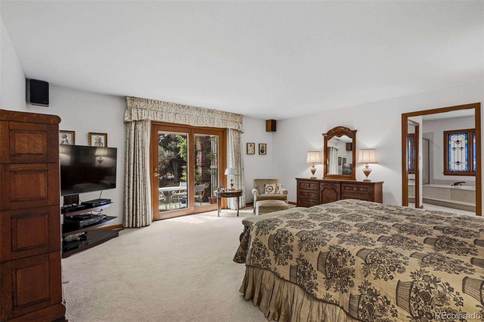 7334 S Meadow Ct, Boulder, CO, 80301, USA, 4 Bedrooms Bedrooms, ,5 BathroomsBathrooms,Residential,Contingent,7334 S Meadow Ct,6186709