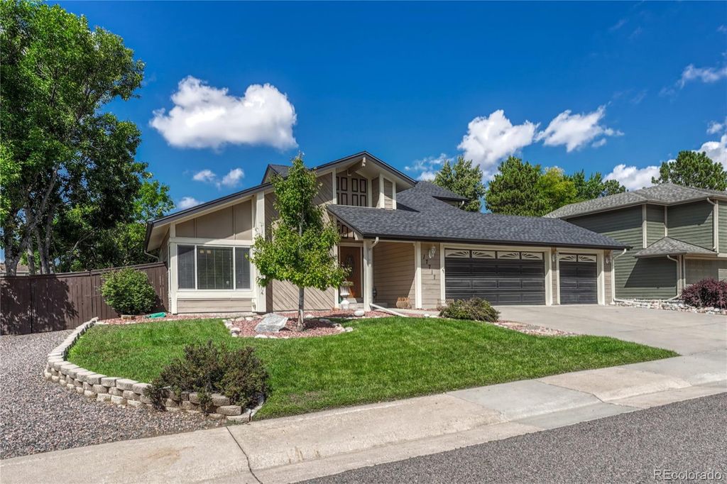 Photo of 17717 E Crestridge Place, Centennial, CO 80015 (MLS # 4774198)
