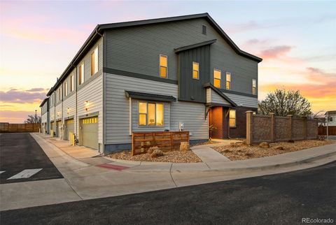 Photo of 19585 E Sunset Circle, Aurora, CO 80015 (MLS # 2598187)