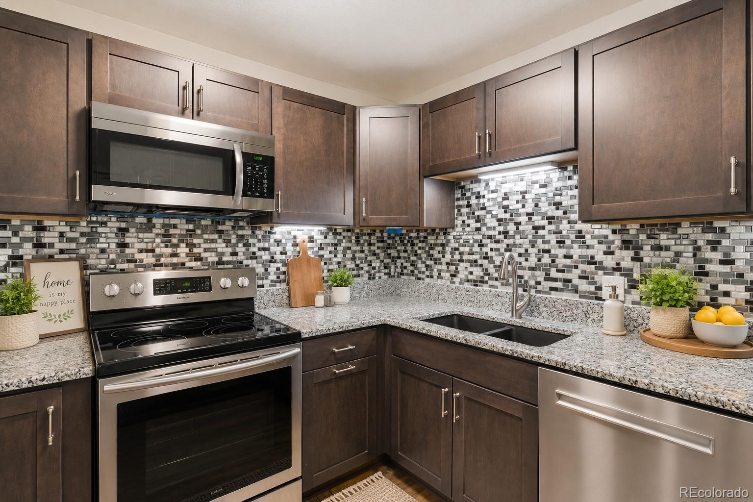 725 S Clinton Street 13B