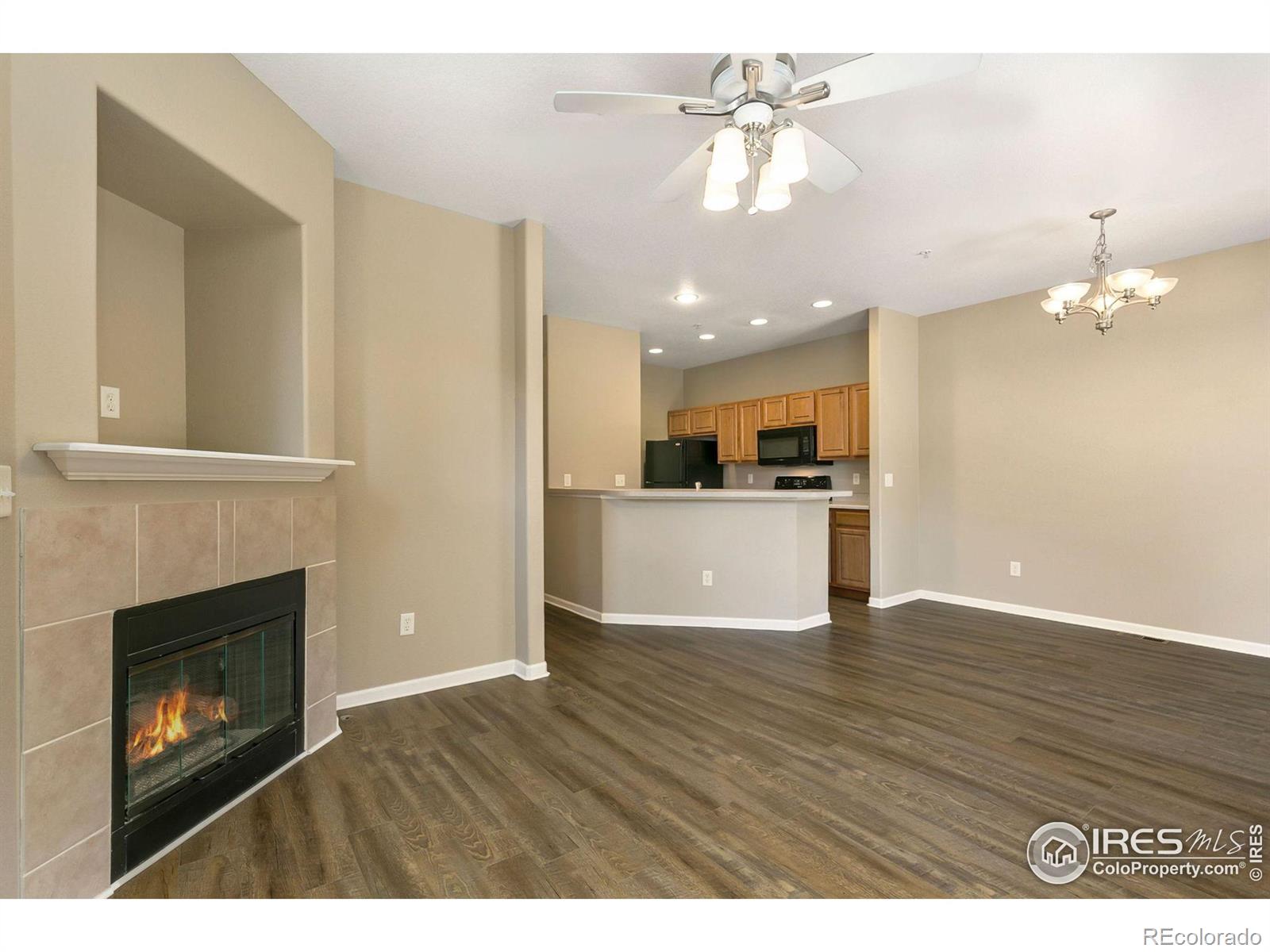 Photo 5 of 25 of 2862 Kansas Drive L multi-family property