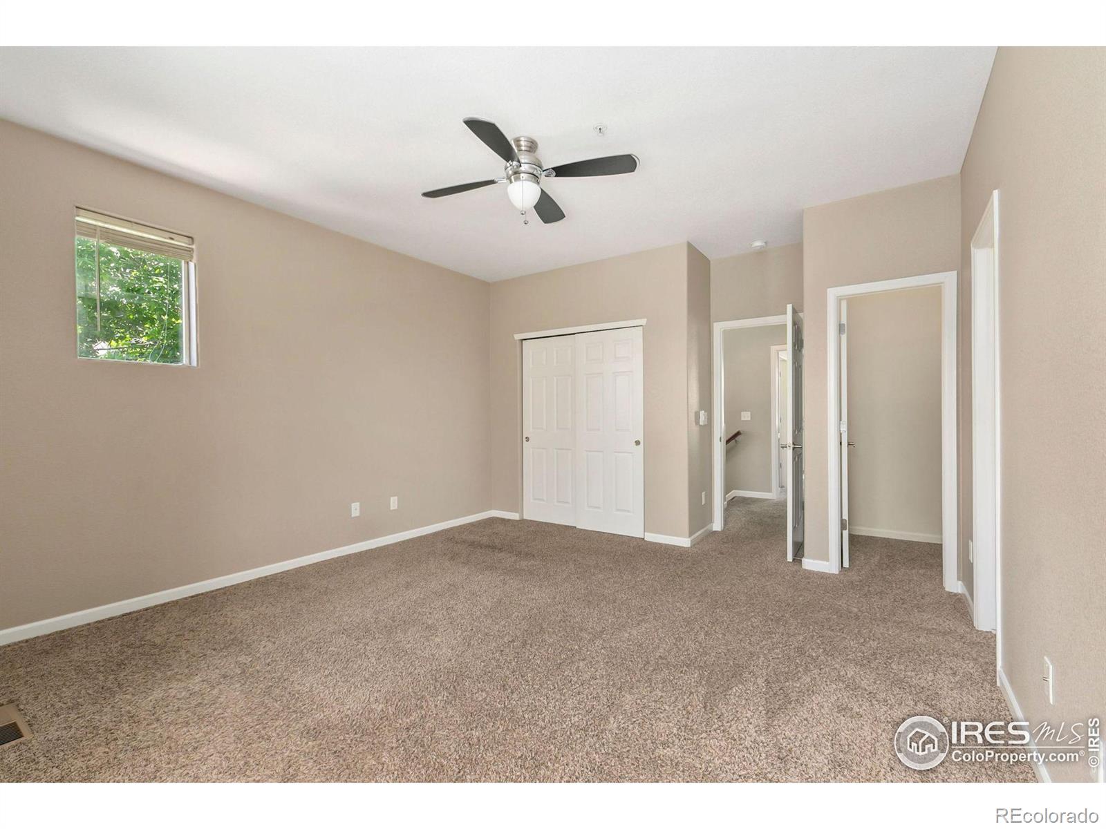 Photo 11 of 25 of 2862 Kansas Drive L multi-family property