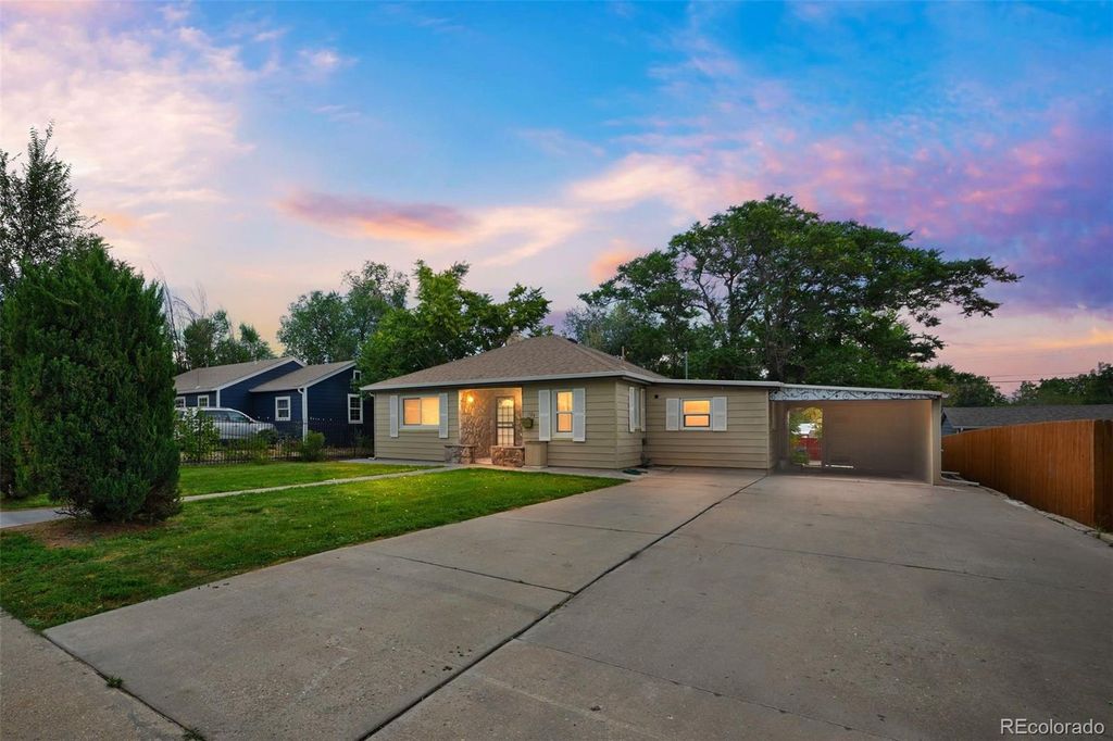 Photo of 1124 S Perry Street, Denver, CO 80219 (MLS # 8108290)