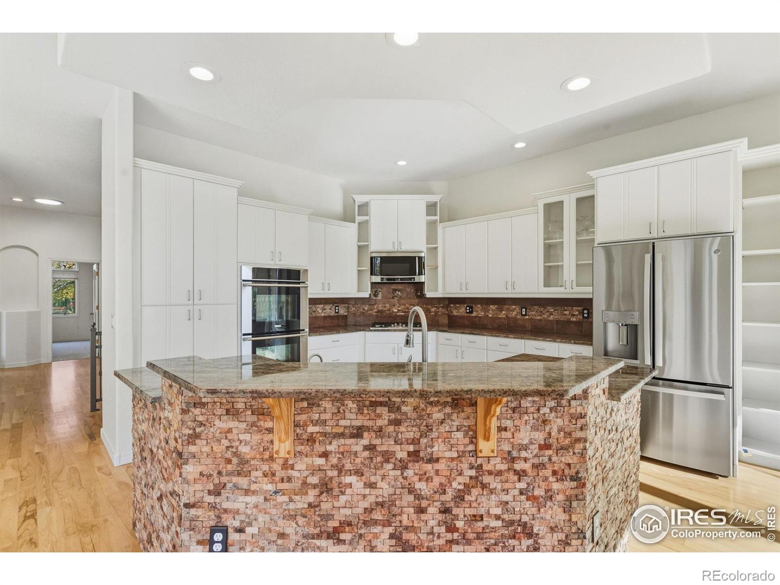 5360 Lighthouse Point Court