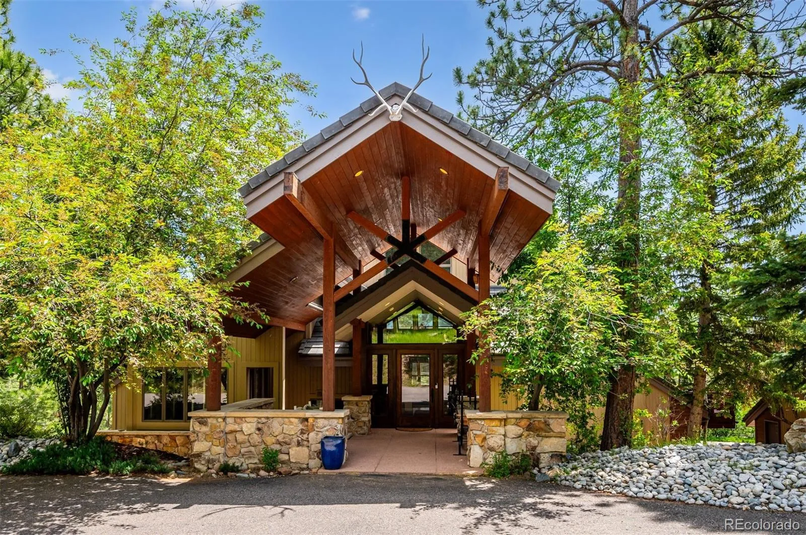 Evergreen, Colorado 80439, United States, 3 Bedrooms Bedrooms, ,3 BathroomsBathrooms,Residential,Coming Soon,153606