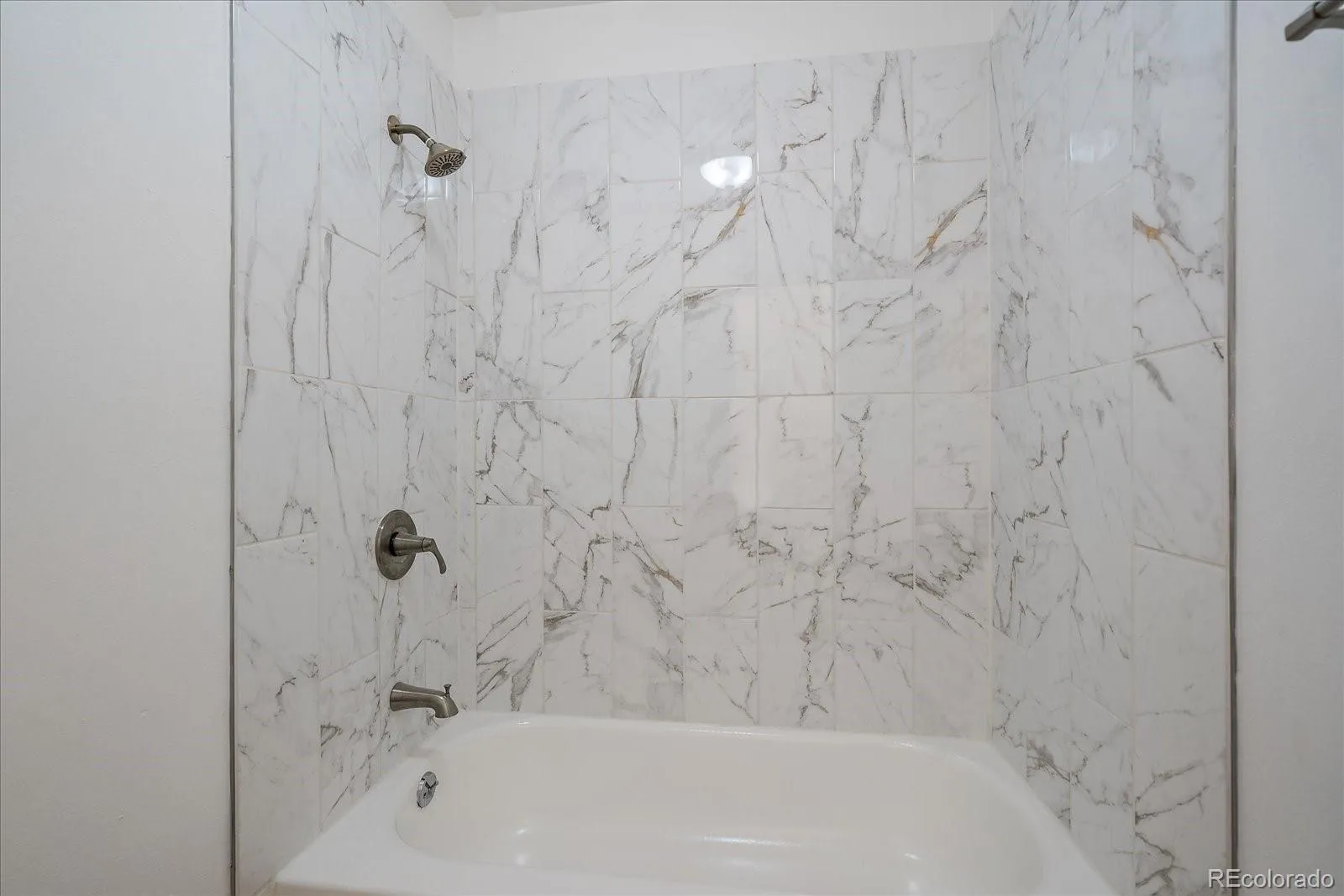 Aurora, Colorado 80011, United States, 3 Bedrooms Bedrooms, ,2 BathroomsBathrooms,Residential,Active,253571