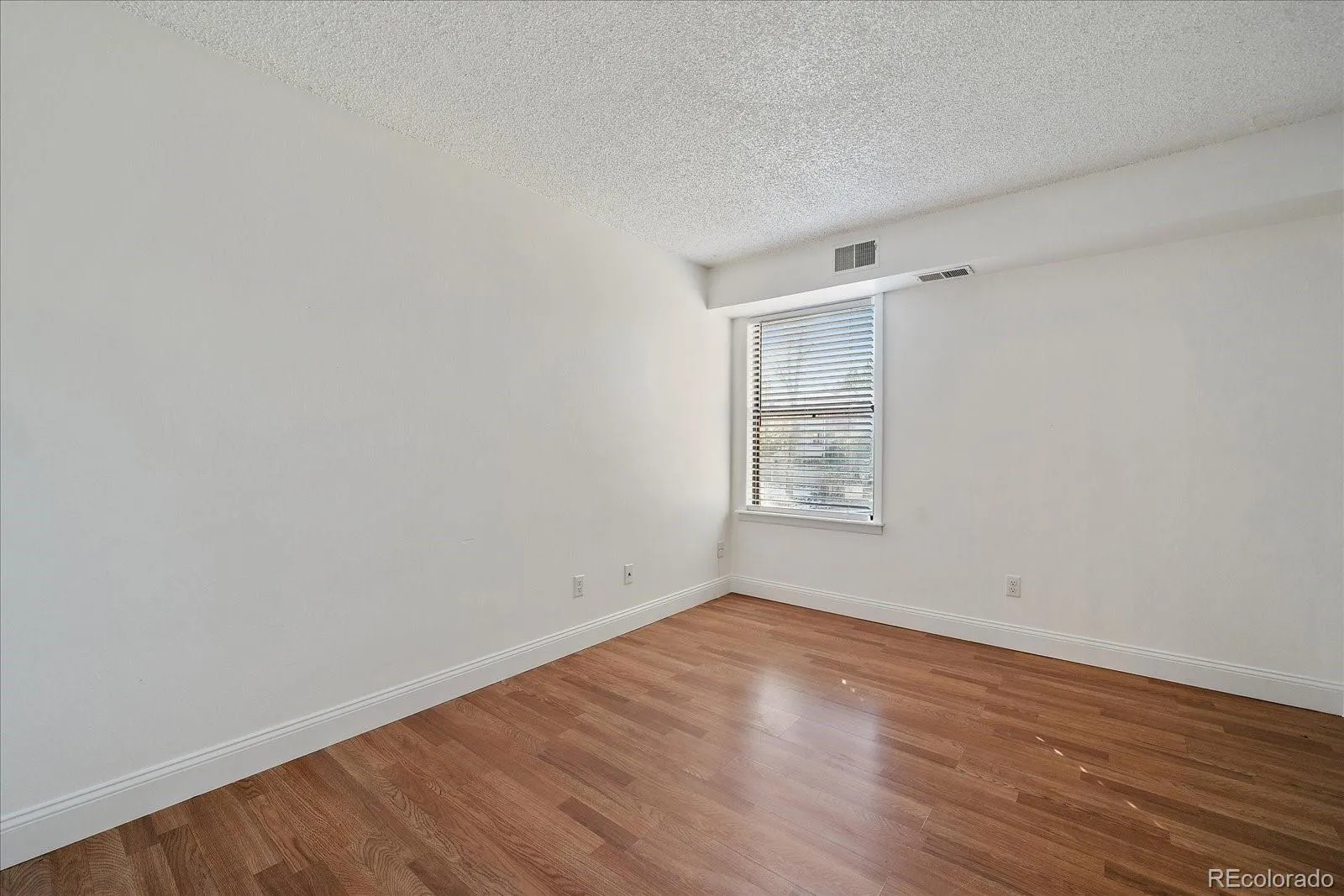 Aurora, Colorado 80011, United States, 3 Bedrooms Bedrooms, ,2 BathroomsBathrooms,Residential,Active,253571