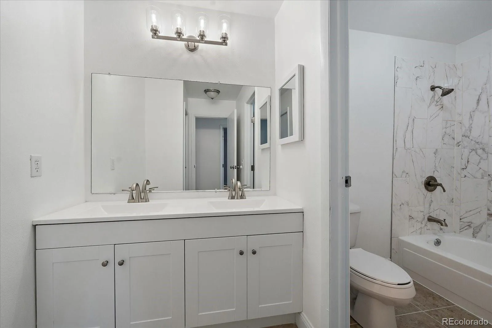 Aurora, Colorado 80011, United States, 3 Bedrooms Bedrooms, ,2 BathroomsBathrooms,Residential,Active,253571