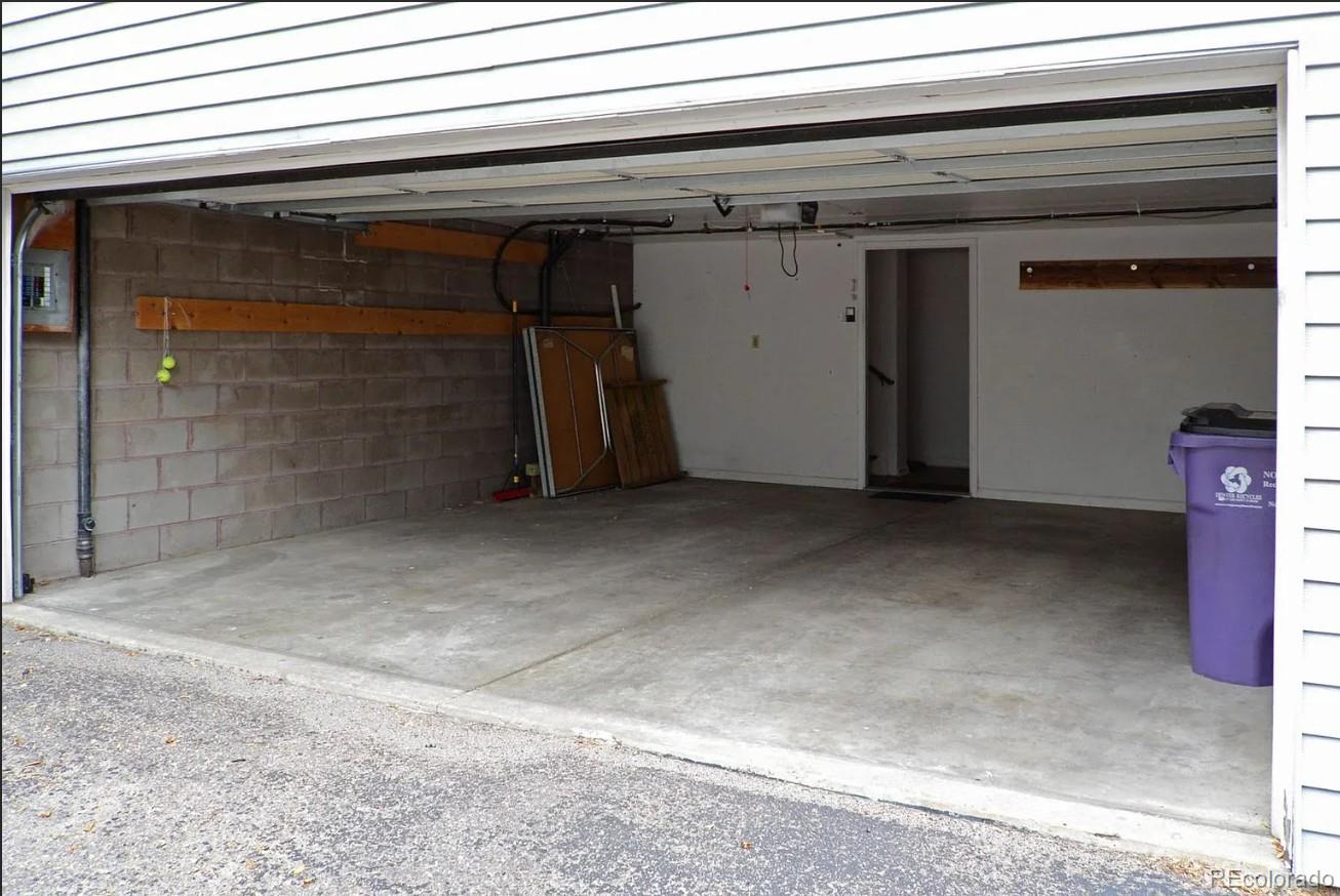 1035 Jasmine Street 4