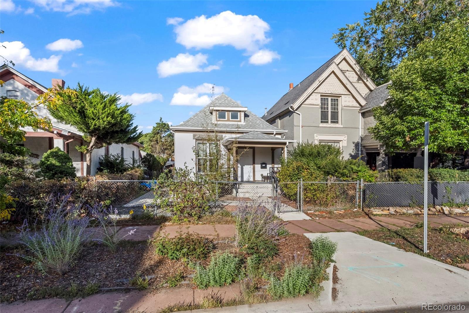 1411 Lipan Street
