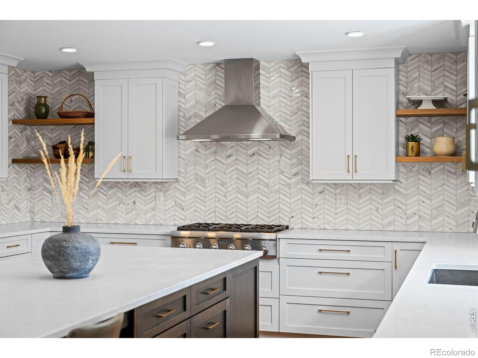 682 W Hickory Street