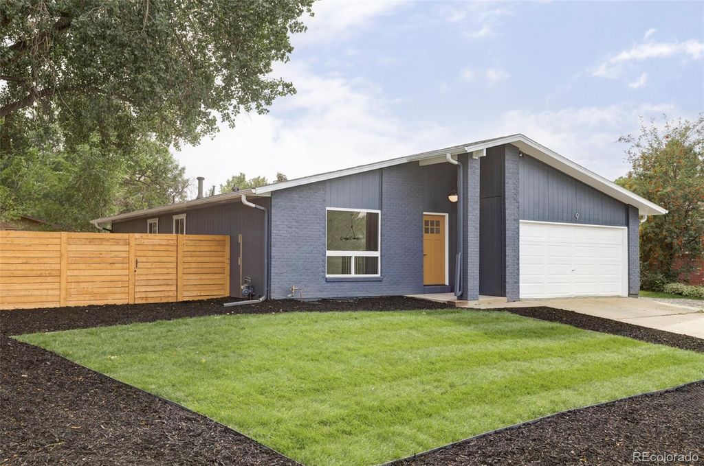 Photo of 9 Seattle Lane, Longmont, CO 80501 (MLS # 8876304)