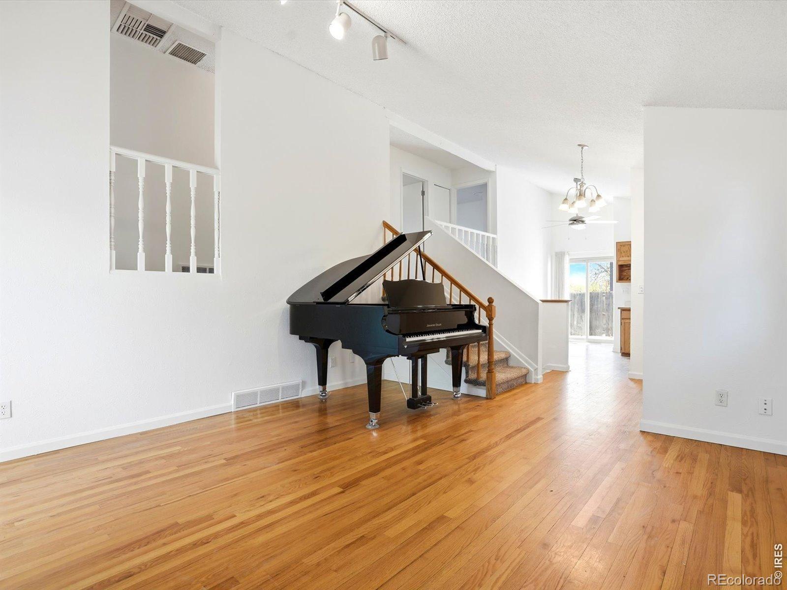 3214 W 135th Avenue