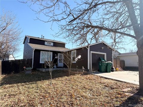 Photo of 17464 E Temple Drive, Aurora, CO 80015 (MLS # 8281474)