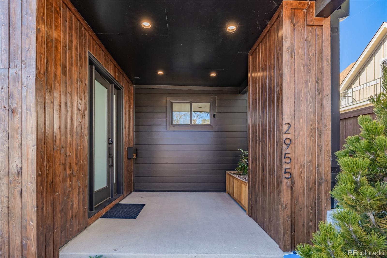 2955 N Fillmore Street