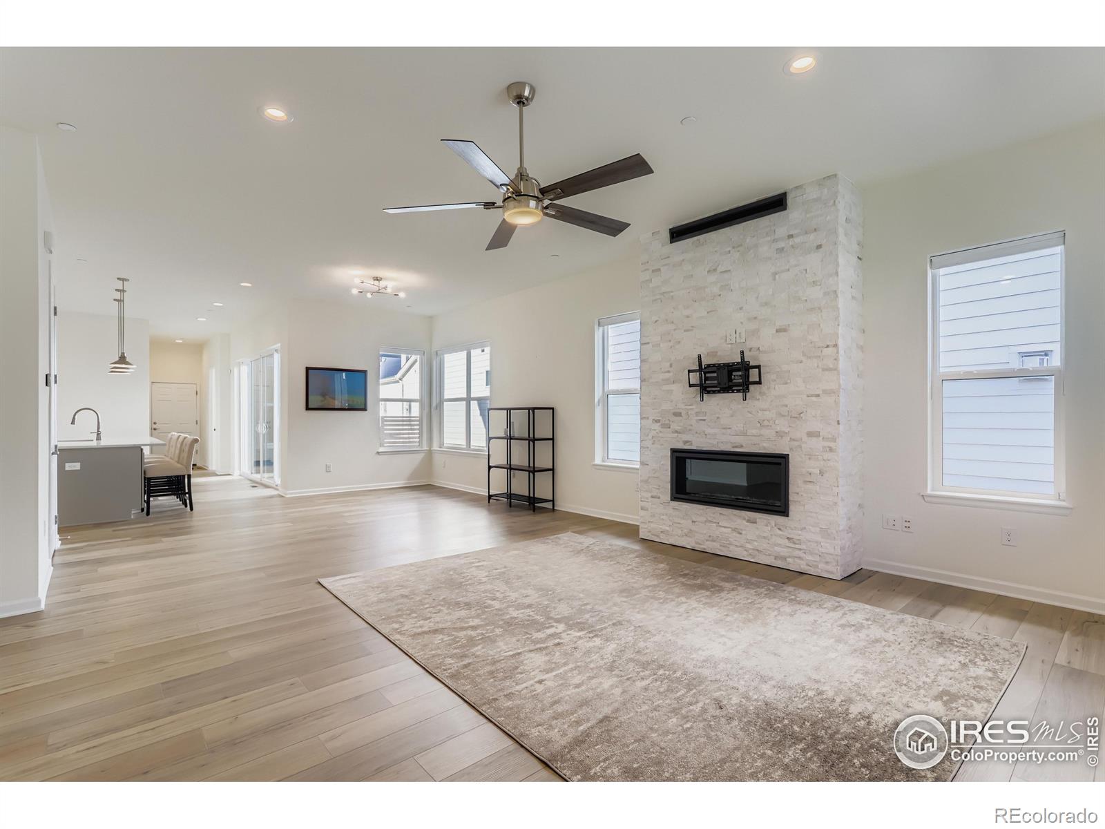 818 Promenade Drive