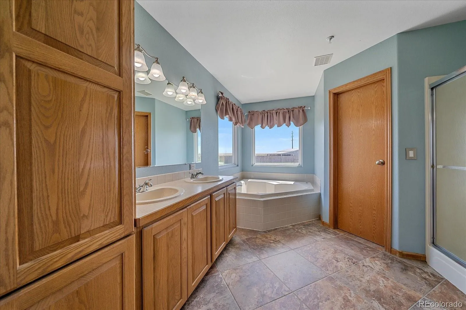 Brighton, Colorado 80603, United States, 4 Bedrooms Bedrooms, ,3 BathroomsBathrooms,Residential,Active,135723