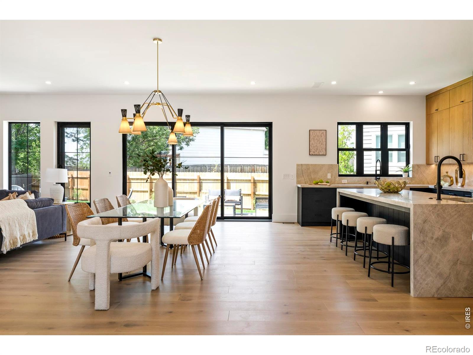137 S Warbler Court