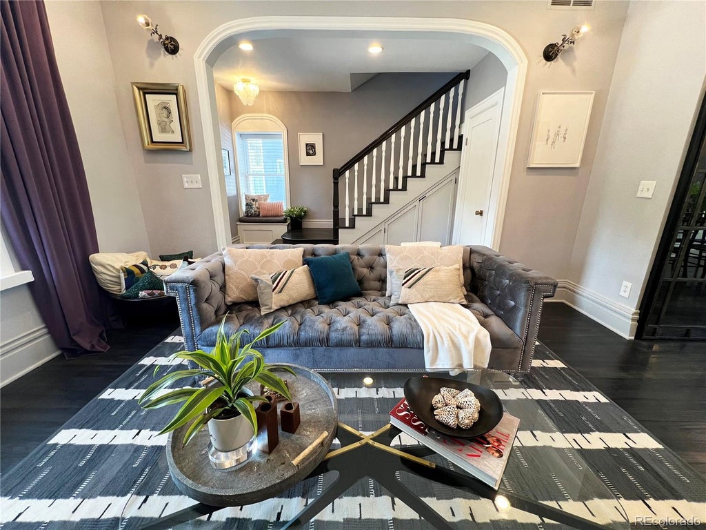 Photo of 10 S Lincoln Street, Denver, CO 80209 (MLS # 8153277)