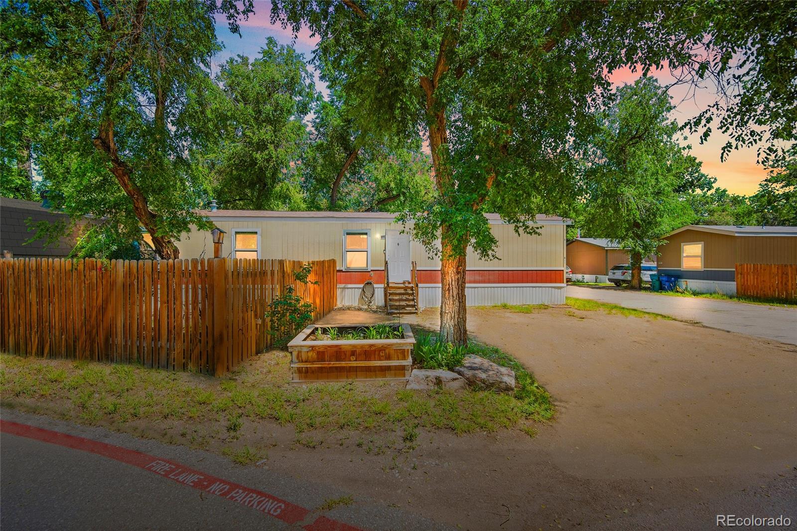 800 S Santa Fe Avenue