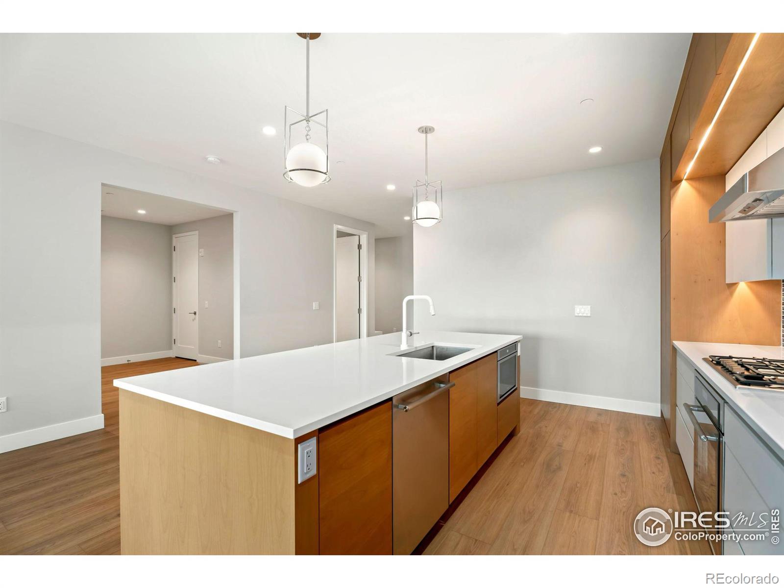 205 E 6th Street 205