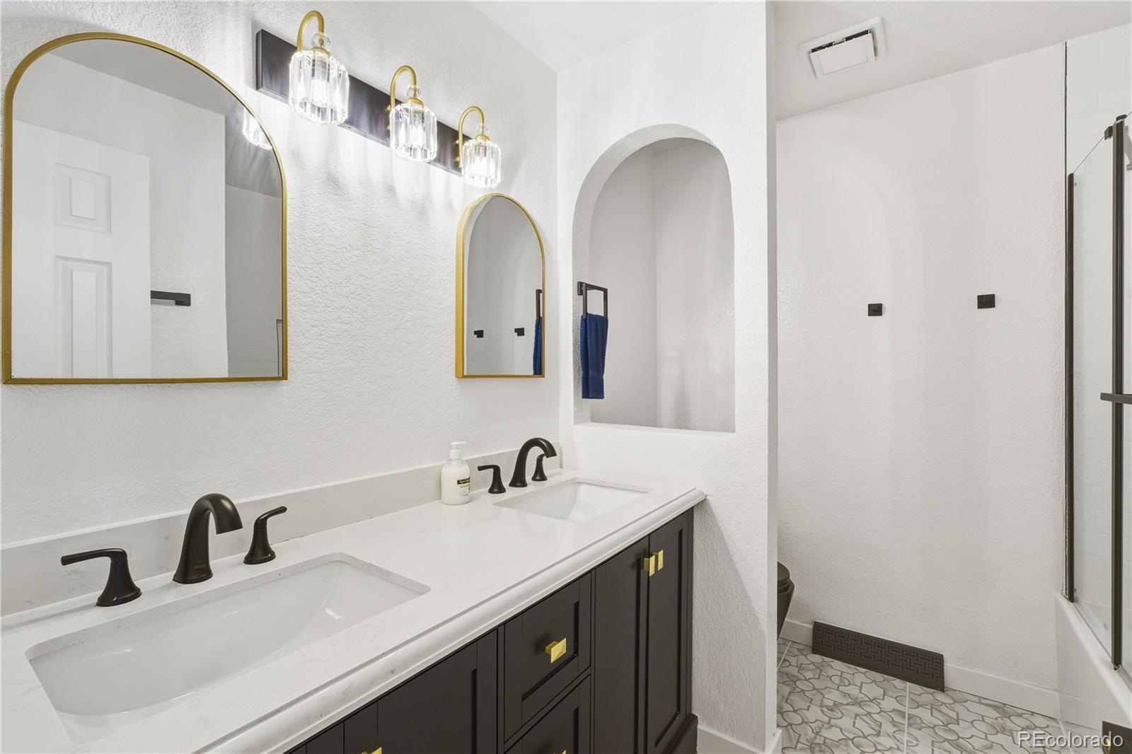 1080 S Garrison Street