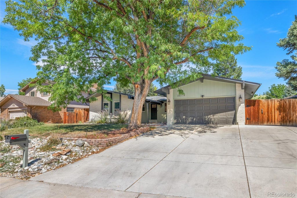 Photo of 10579 W Warren Drive, Lakewood, CO 80227 (MLS # 7098098)