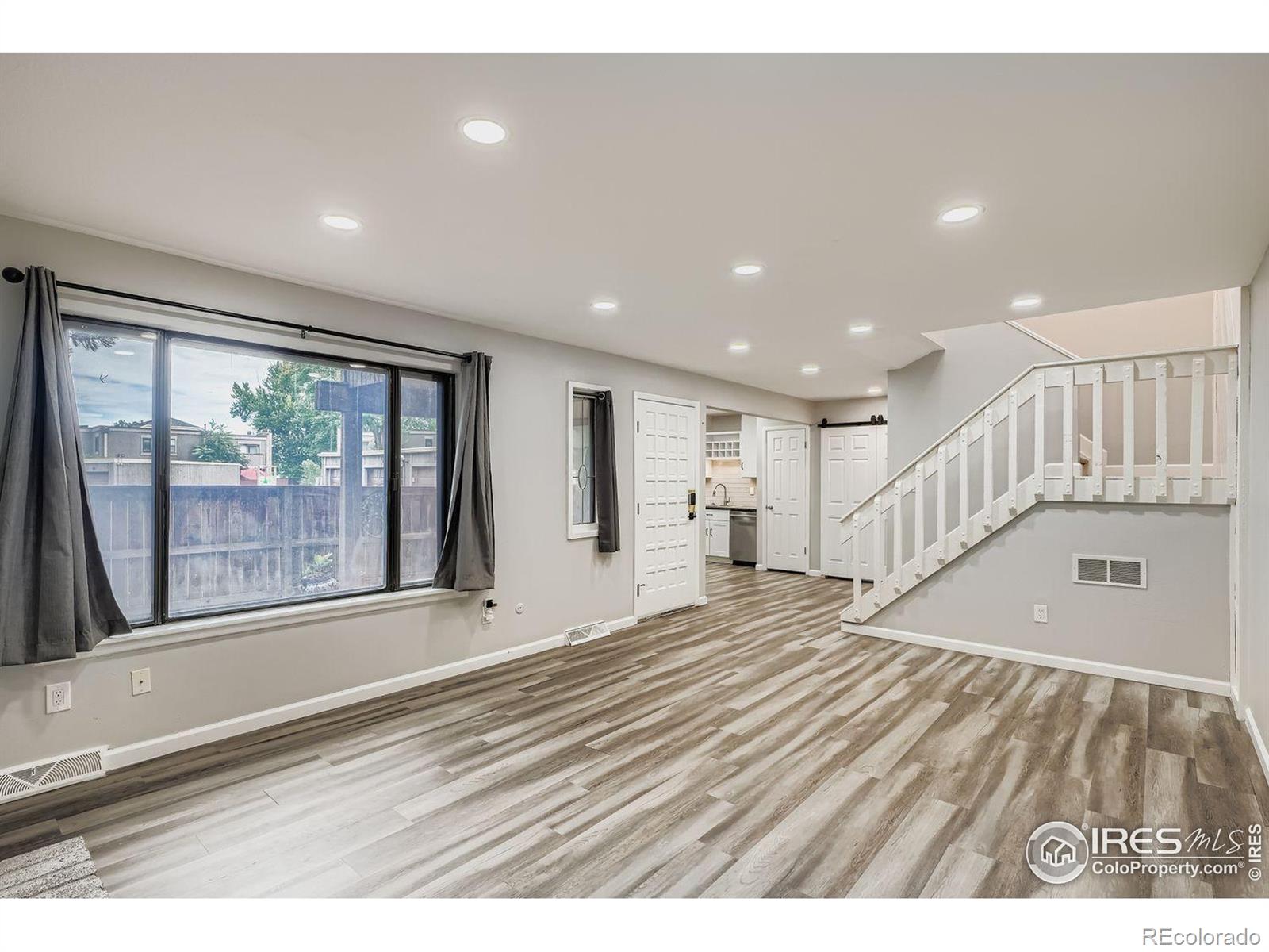 1251 S Yosemite Way 89