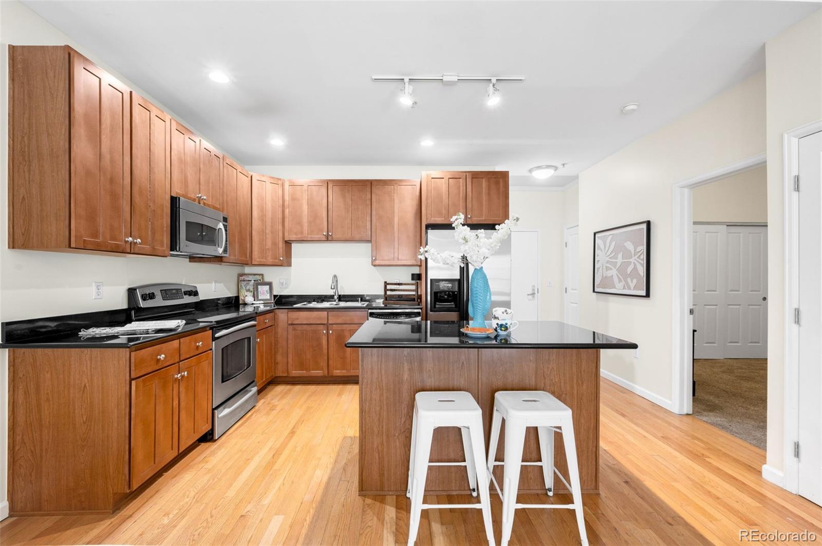 1950 N Logan Street 513