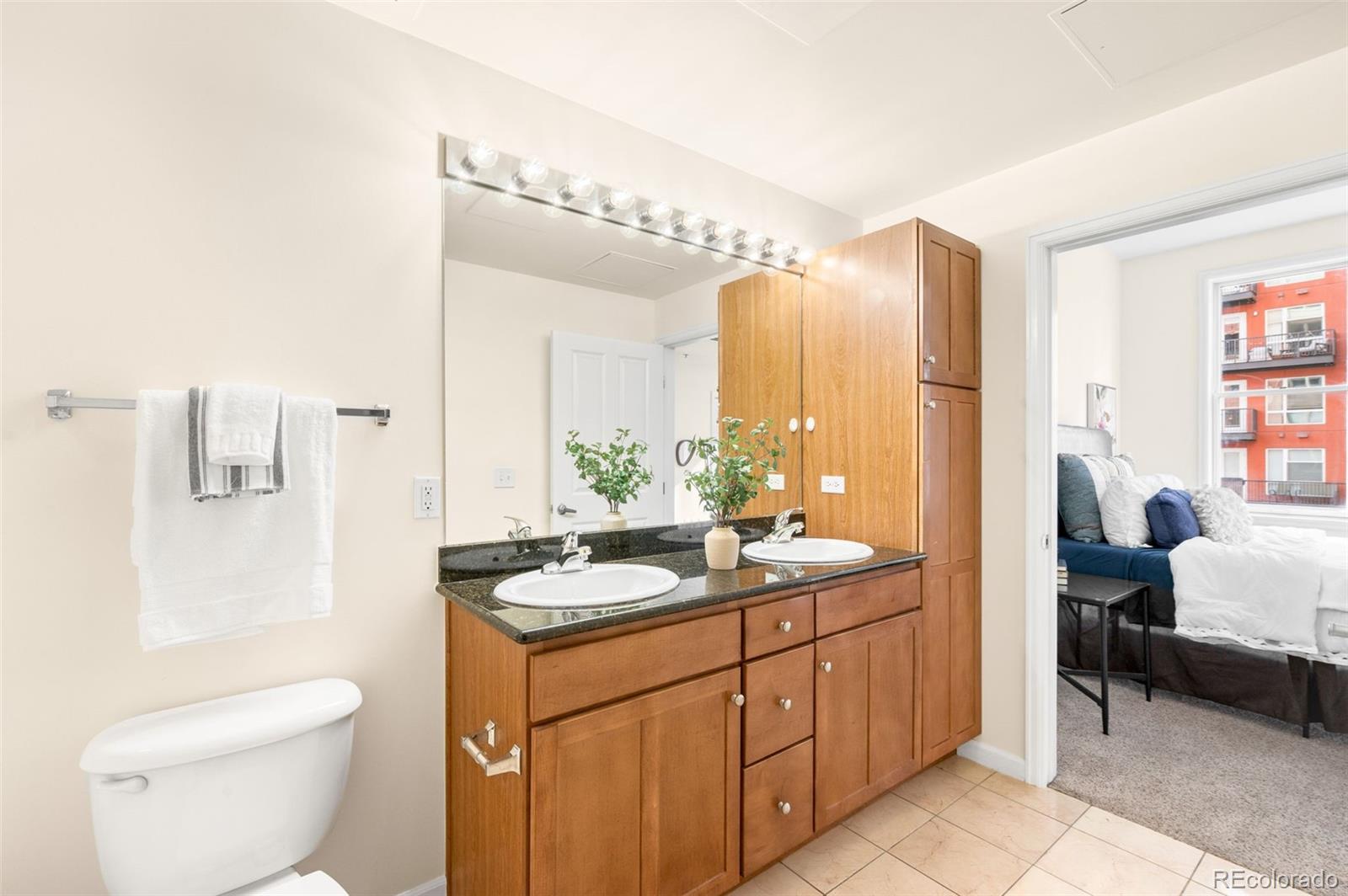 1950 N Logan Street 513