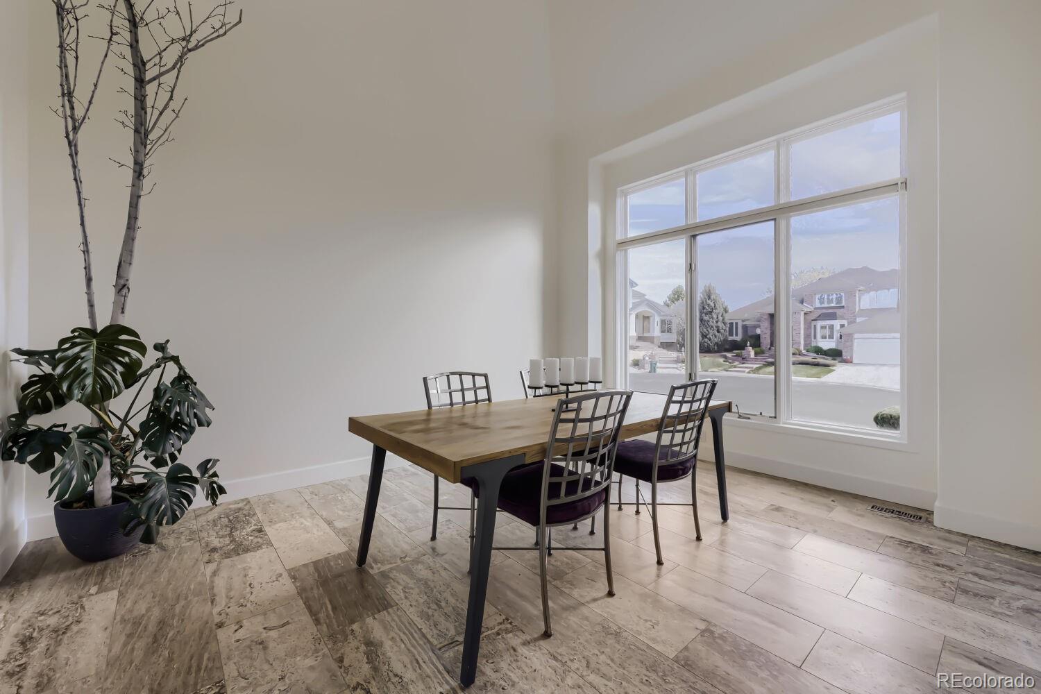 10027 Raleigh Street