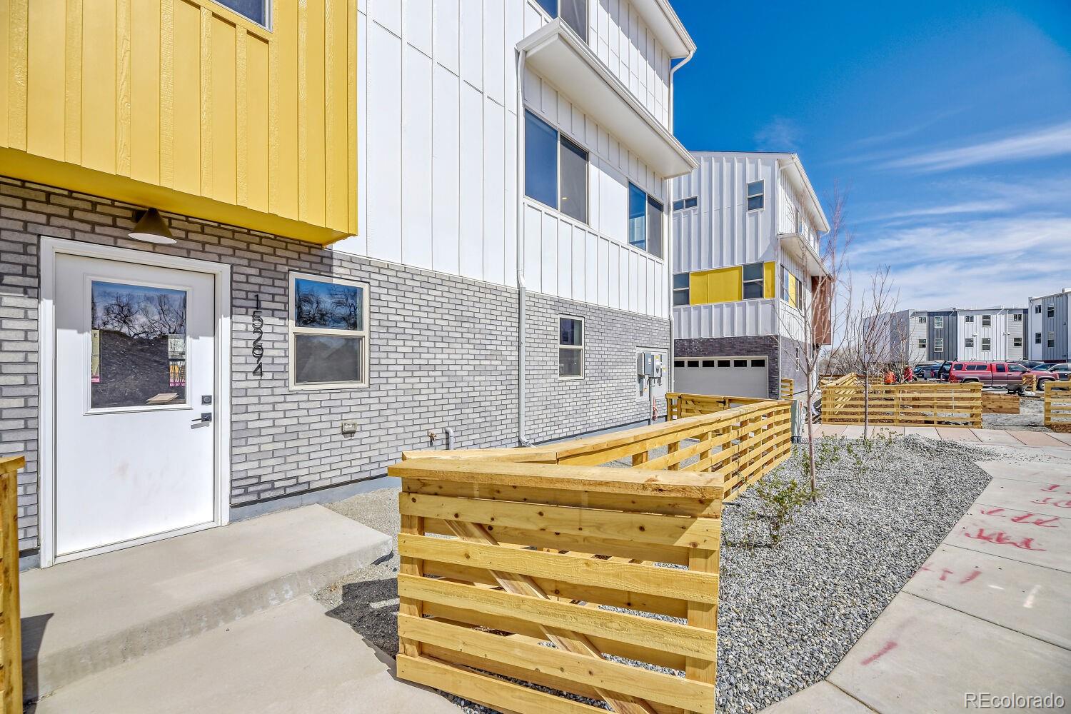 15294 W 68th Place