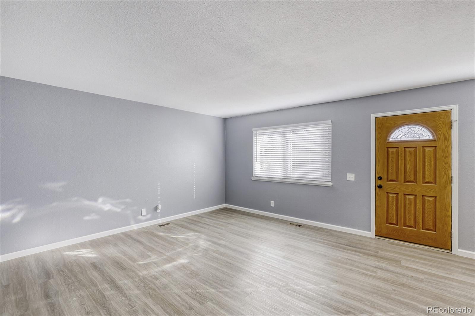 3354 S Flower Street 52